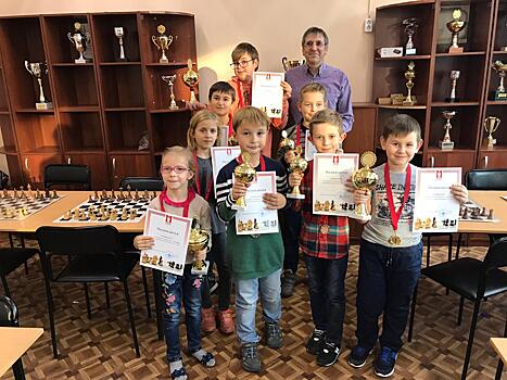 Ученики из школы имени М.М. Ботвинника смогли завоевать путёвку в финал по шахматам