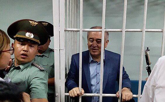 Суд приговорил Текебаева и Чотонова к тюремному заключению