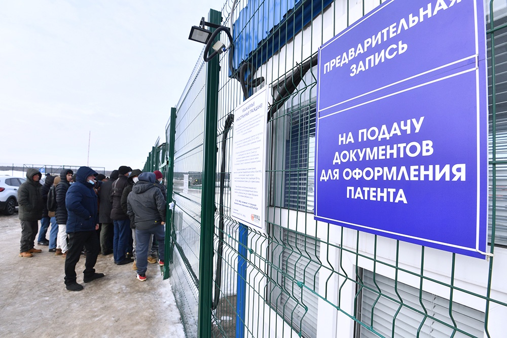 В Госдуме оценили инициативу МВД о сокращении срока пребывания мигрантов
