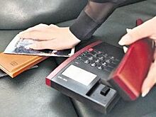 Новый механизм. Приставы списывают с карты долги за «коммуналку» и связь