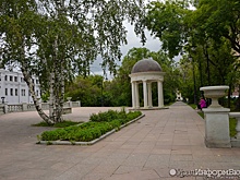 В Екатеринбурге будут перекладывать плитку Высокинского в сквере за Оперным театром