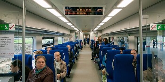 Навигацию в поездах МЦД продублируют на английский язык