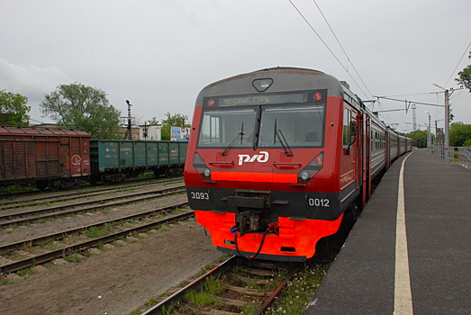 Женщина попала под пассажирский поезд в Дзержинске