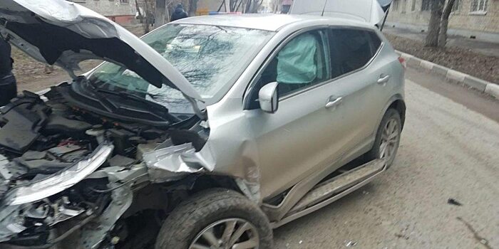 Трое взрослых и девочка пострадали в ДТП в Энгельсе