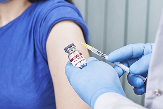 На Чукотке первым компонентом вакцины от COVID-19 привились 87% населения