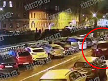 Инспектора ДПС, протаранившего 13 машин в Петербурге, уволили