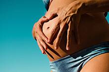 Названы способы избежать появления растяжек во время похудения и беременности