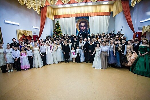 В Якутске состоялся Рождественский молодежный бал