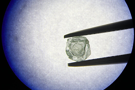 В Якутии во внутреннем кристалле алмаза-матрешки нашли еще один алмаз