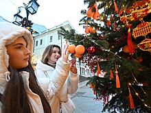 Москву начали украшать к Новому году