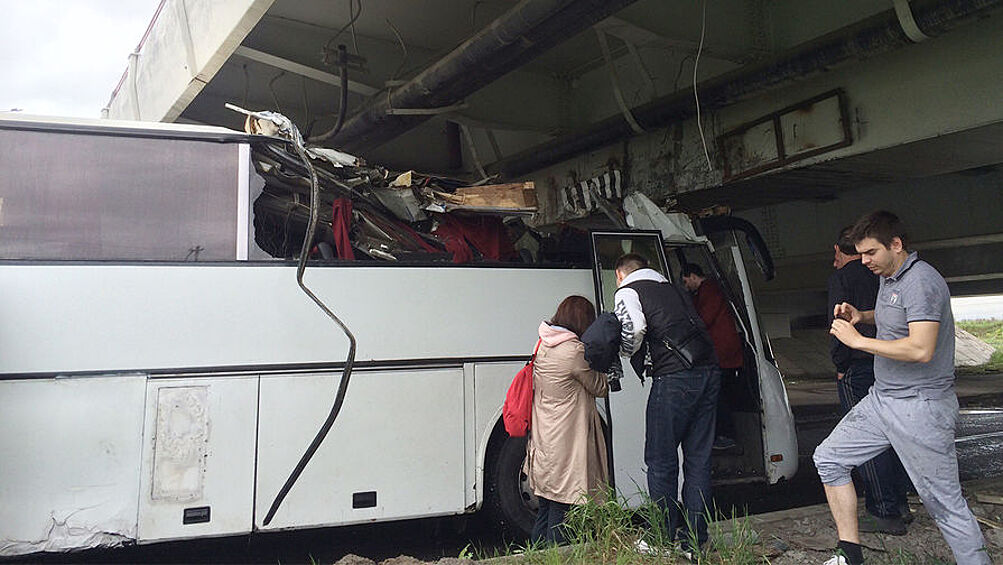 Инцидент с автобусом на Ленсоветской дороге, 21 мая 2016 года
