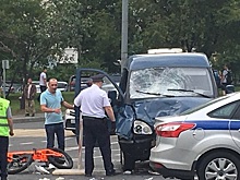 Водитель электровелосипеда оказался в реанимации после ДТП с "Газелью" в Москве. Видео