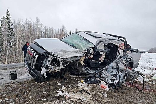 Под Тюменью в ДТП на трассе погибли водитель и его 16-летняя дочь