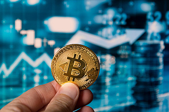 Стоимость биткоина превысила 14 тысяч долларов впервые с января 2018-го