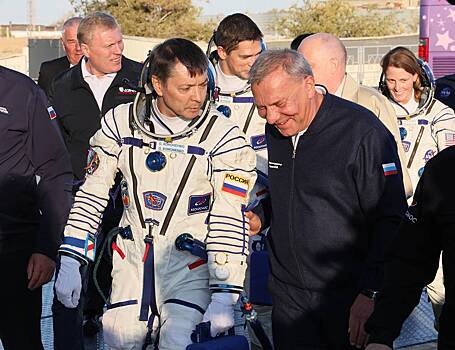 Борисов поздравил Кононенко с мировым рекордом по суммарному пребыванию на орбите
