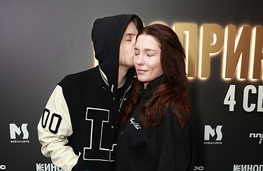 Звезда «Битвы экстрасенсов» Соня Егорова показала фото со свадьбы с Pharaoh