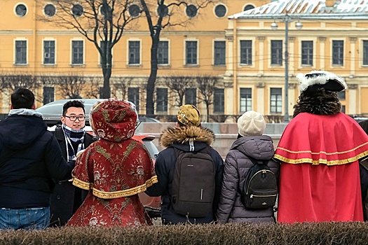 Первая после пандемии группа туристов из Китая приехала в Петербург