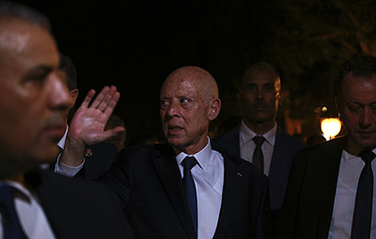 Президент Туниса Каис Саид уверенно переизбирается на второй срок