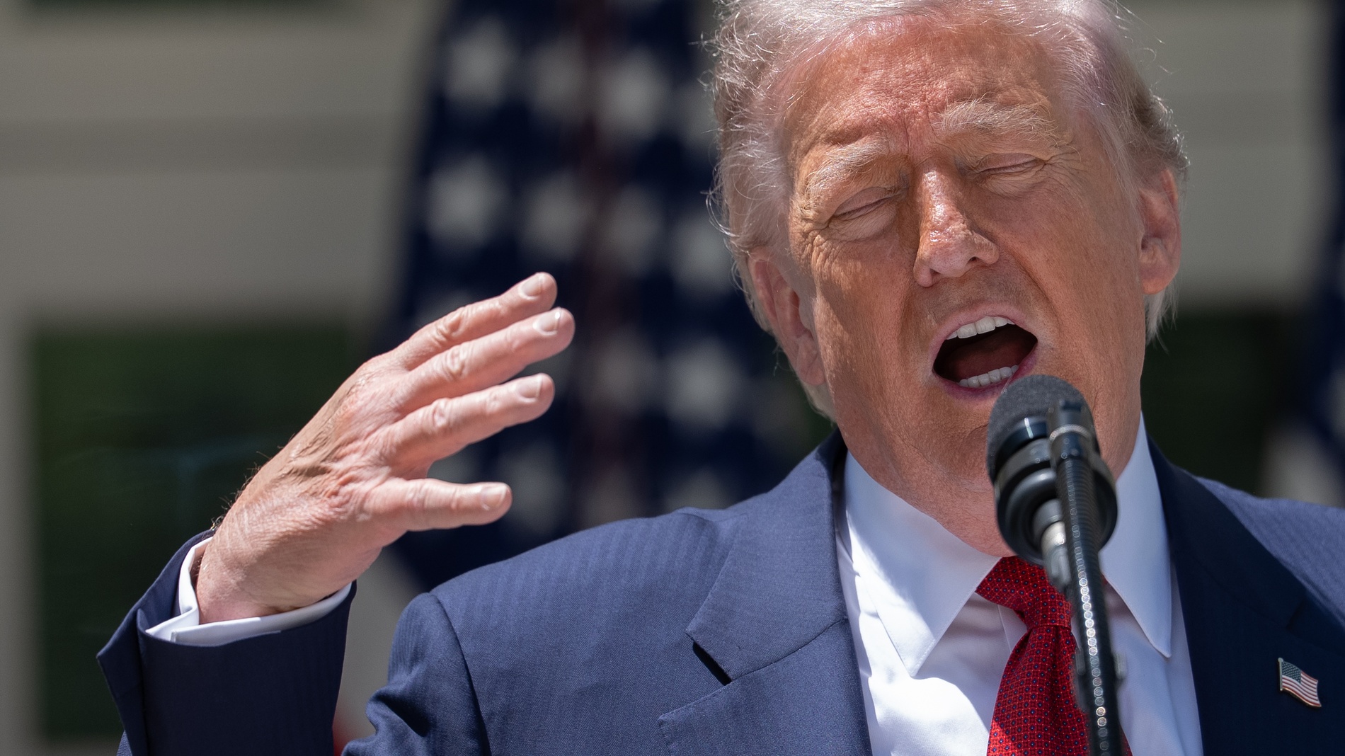 Трамп отрицательно ответил на вопрос о согласии с Россией по Донбассу