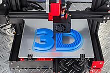 В одном из универмагов Лондона 3D-принтер печатает арт-объекты из переработанного пластика