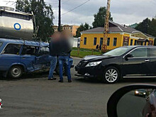 ДТП на Ключевой: автомобиль опрокинулся после столкновения (видео)