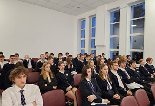 В Новгородской области общественник организовал встречу с молодежью «Разговоры о важном»
