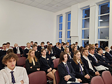 В Новгородской области общественник организовал встречу с молодежью «Разговоры о важном»