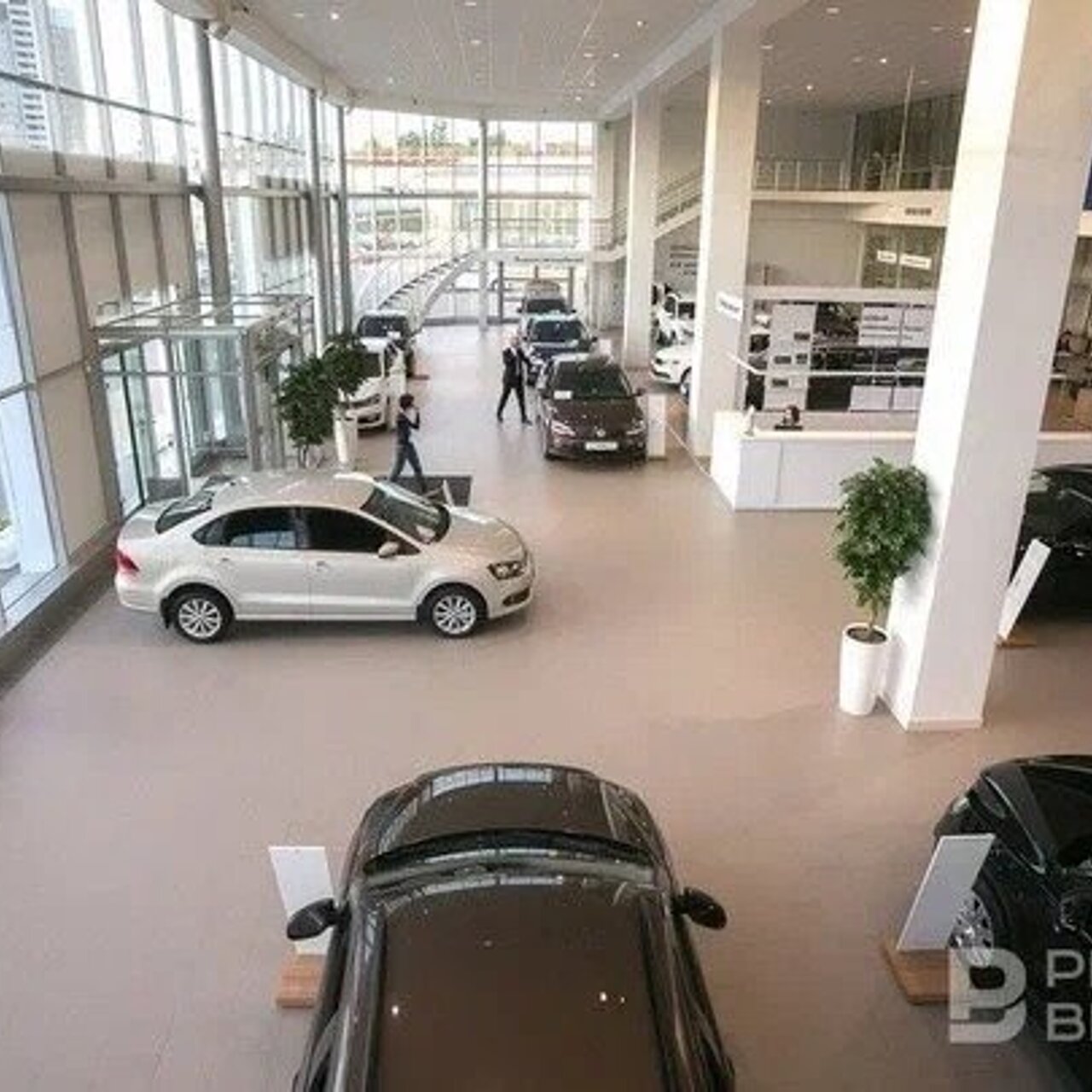 Форд фокус 2023 года. Продать машину в казани. Продать машину в казани. Распродажа новых авто 2013 года. Салон нархлари автосалон 2022 ноябрь.