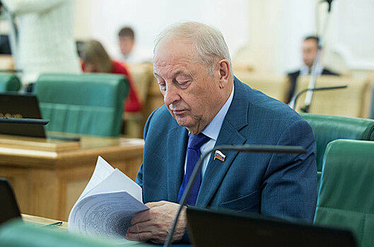 Эдуард Россель награждён медалью за развитие парламентаризма