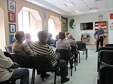 Бард из Богородского выступил перед жителями района