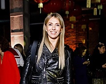 Бондарчук пришла на «Ли-Лу Fashion Awards» в косухе и с песиком, а Максимовская — в строгом платье-вазе,