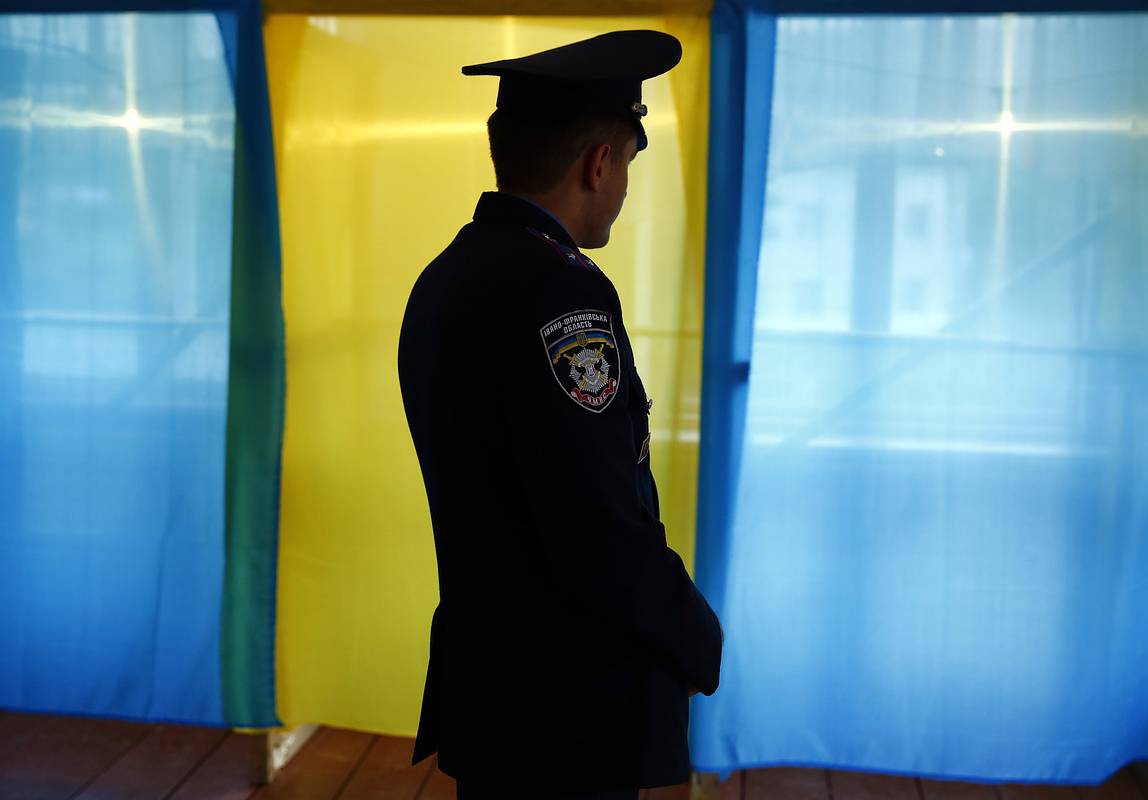 Главу украинского города избили в мэрии