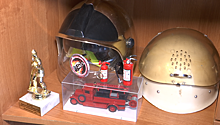 Необычное хобби: пожарный из Петропавловска собрал уникальную коллекцию касок