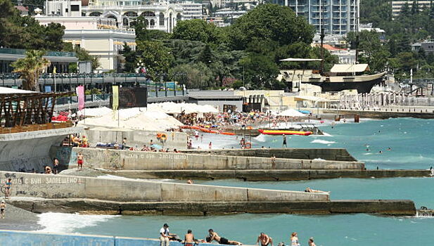 В Ялте будут гонять нелегальных торговцев с плато Ай-Петри