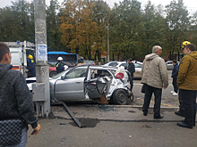 Водитель и пассажирка пострадали при столкновении иномарок на "Универмаге" в Кемерове