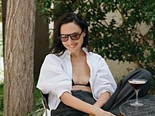 Галь Гадот показала естественную внешность на фото в бикини