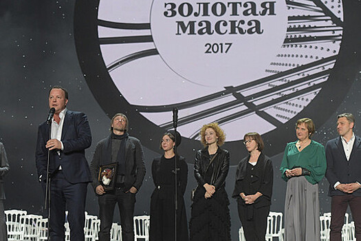 Директор "Маяковки" о запрете алкоголя в буфетах: коньяк - театральный напиток