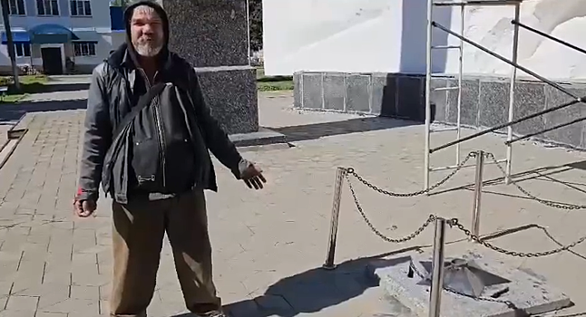 В Зернограде задержали мужчину, который несколько месяцев подряд грел еду и сжигал мусор на вечном огне