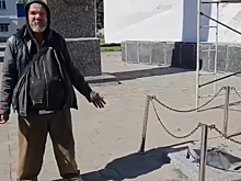 В Зернограде задержали мужчину, который несколько месяцев подряд грел еду и сжигал мусор на вечном огне