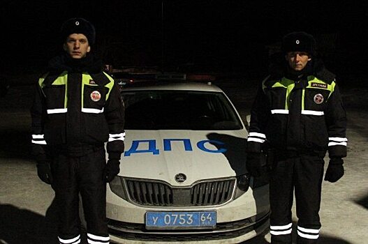 В Саратове инспекторы ДПС оказали помощь мужчине с разбитой головой и сильным кровотечением