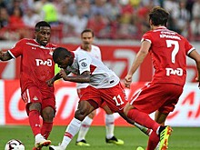 Гол Глушакова помог "Спартаку" обыграть "Локомотив"