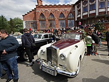 «Крайслер» Аль Капоне и «Жестяная Лиззи»: В Калининграде припарковались десятки редких, старых машин