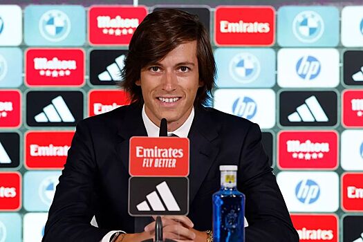 Трансферы, лето-2025, Реал Мадрид купил Альваро Каррераса у Бенфики, что за игрок, карьера, статистика, Манчестер Юнайтед