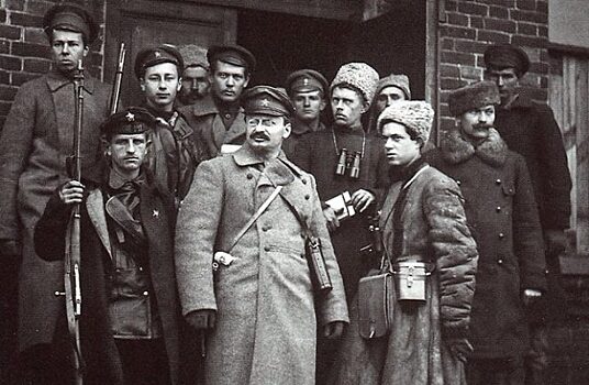 Казнь каждого десятого: как Троцкий восстанавливал дисциплину в Красной Армии