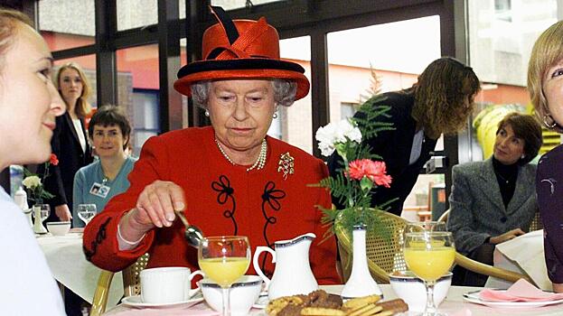 Диетолог раскрыла рецепт любимого завтрака королевы Елизаветы II