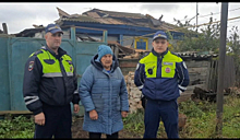 В Оренбургской области инспекторы ДПС спасли из горящего дома 86-летнюю пенсионерку