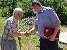 Сотрудники УФСИН России по Республике Адыгея поздравили ветерана УИС Юрия Павлова с юбилеем