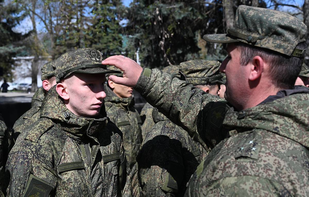 В Госдуме захотели освободить от призыва в армию еще одну категорию россиян