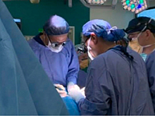 В Австралии хирурги успешно разделили сиамских близнецов