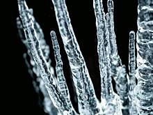 Россиян призвали попробовать сосульки из морского льда